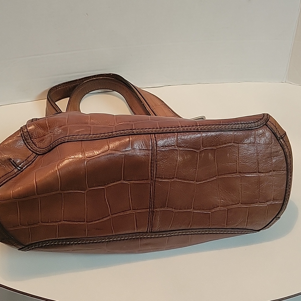 FOSSIL LEATHER HANDBAG. - Picture 6 of 16